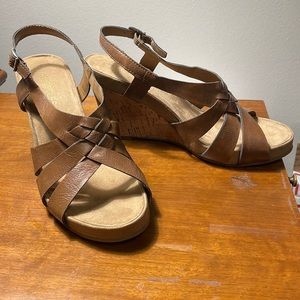 Brand New never work Aerosols wedges